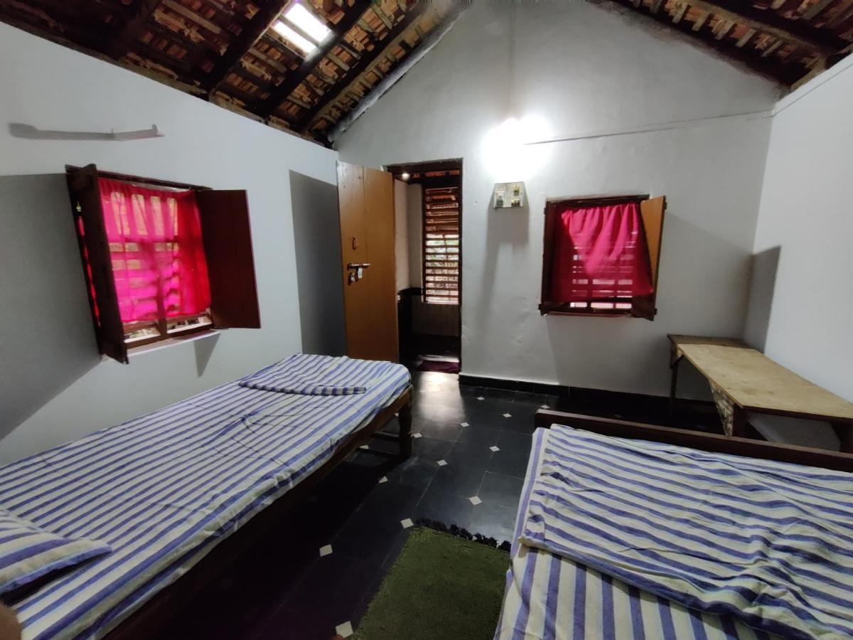 Surya Beach Cafe And Stay Gokarna  Oda fotoğraf